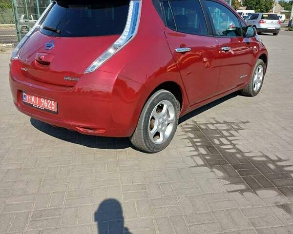 Червоний Ніссан Ліф, об'ємом двигуна 0 л та пробігом 117 тис. км за 7550 $, фото 4 на Automoto.ua