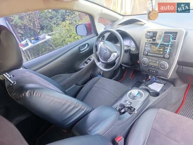 Червоний Ніссан Ліф, об'ємом двигуна 0 л та пробігом 129 тис. км за 6000 $, фото 13 на Automoto.ua