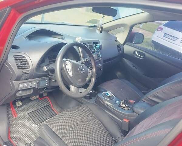 Червоний Ніссан Ліф, об'ємом двигуна 0 л та пробігом 129 тис. км за 6000 $, фото 17 на Automoto.ua