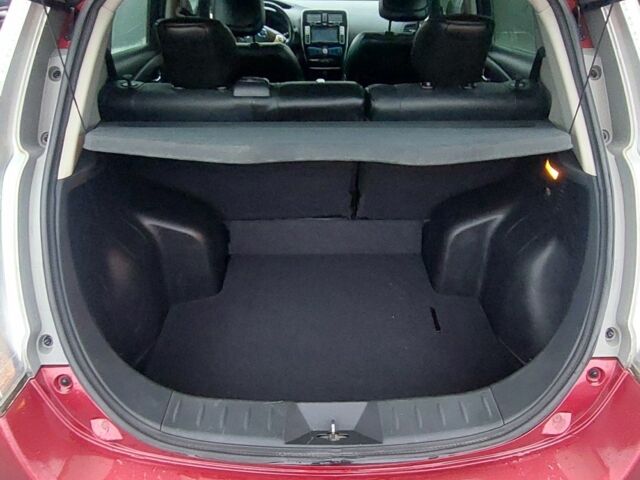 Красный Ниссан Лиф, объемом двигателя 0 л и пробегом 84 тыс. км за 7400 $, фото 8 на Automoto.ua