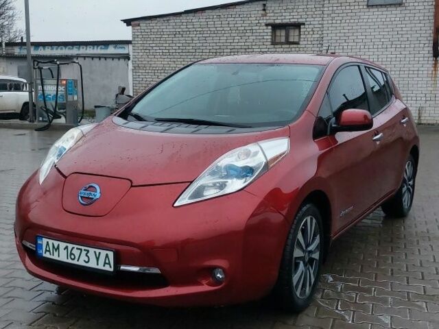 Красный Ниссан Лиф, объемом двигателя 0 л и пробегом 84 тыс. км за 7400 $, фото 19 на Automoto.ua