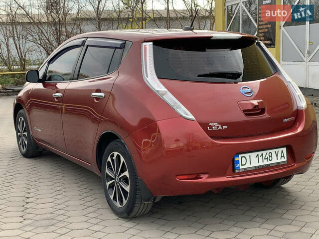 Красный Ниссан Лиф, объемом двигателя 0 л и пробегом 115 тыс. км за 5700 $, фото 4 на Automoto.ua