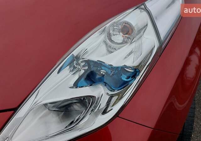 Красный Ниссан Лиф, объемом двигателя 0 л и пробегом 67 тыс. км за 7500 $, фото 37 на Automoto.ua