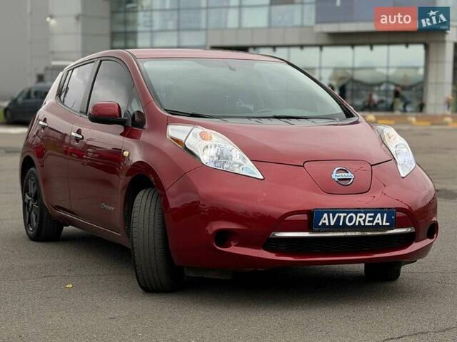 Красный Ниссан Лиф, объемом двигателя 0 л и пробегом 155 тыс. км за 7800 $, фото 3 на Automoto.ua