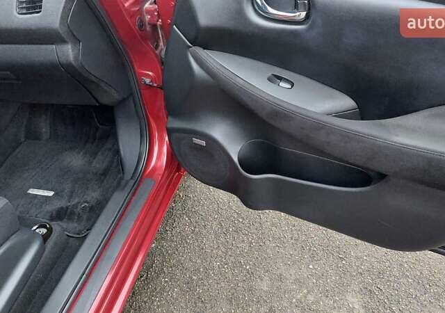 Червоний Ніссан Ліф, об'ємом двигуна 0 л та пробігом 68 тис. км за 7555 $, фото 26 на Automoto.ua