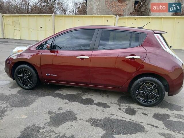 Красный Ниссан Лиф, объемом двигателя 0 л и пробегом 91 тыс. км за 7300 $, фото 5 на Automoto.ua