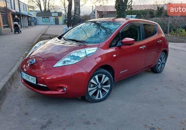 Червоний Ніссан Ліф, об'ємом двигуна 0 л та пробігом 68 тис. км за 7555 $, фото 31 на Automoto.ua