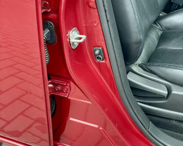 Червоний Ніссан Ліф, об'ємом двигуна 0 л та пробігом 160 тис. км за 6999 $, фото 45 на Automoto.ua