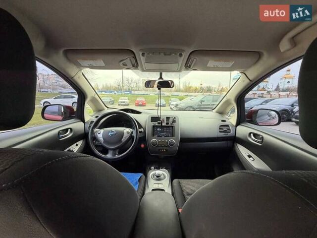 Красный Ниссан Лиф, объемом двигателя 0 л и пробегом 155 тыс. км за 7800 $, фото 38 на Automoto.ua