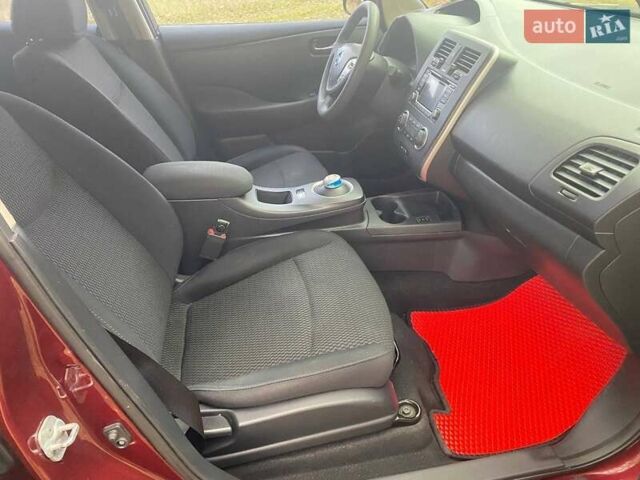 Красный Ниссан Лиф, объемом двигателя 0 л и пробегом 113 тыс. км за 6900 $, фото 8 на Automoto.ua