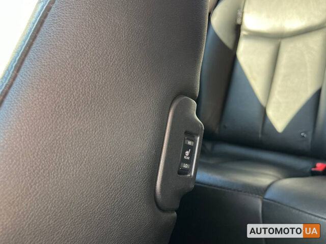 Красный Ниссан Лиф, объемом двигателя 30 л и пробегом 100 тыс. км за 9600 $, фото 12 на Automoto.ua