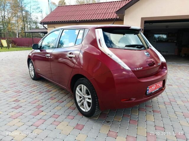 Красный Ниссан Лиф, объемом двигателя 0 л и пробегом 107 тыс. км за 5999 $, фото 2 на Automoto.ua