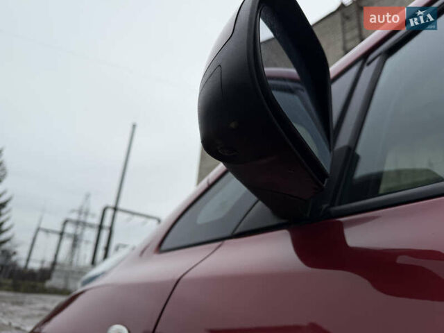 Красный Ниссан Лиф, объемом двигателя 0 л и пробегом 118 тыс. км за 6500 $, фото 15 на Automoto.ua