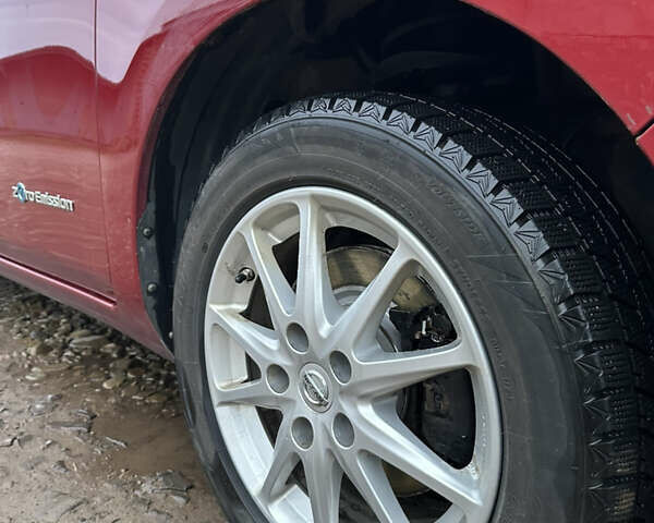Красный Ниссан Лиф, объемом двигателя 0 л и пробегом 125 тыс. км за 7199 $, фото 13 на Automoto.ua