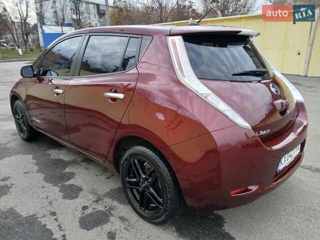 Красный Ниссан Лиф, объемом двигателя 0 л и пробегом 91 тыс. км за 7300 $, фото 4 на Automoto.ua