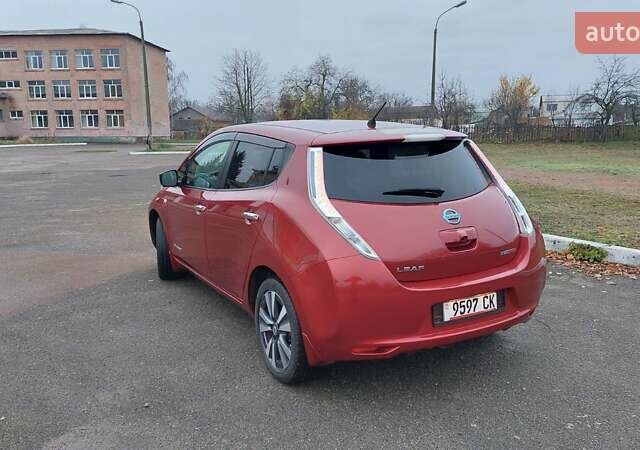 Красный Ниссан Лиф, объемом двигателя 0 л и пробегом 67 тыс. км за 7500 $, фото 26 на Automoto.ua