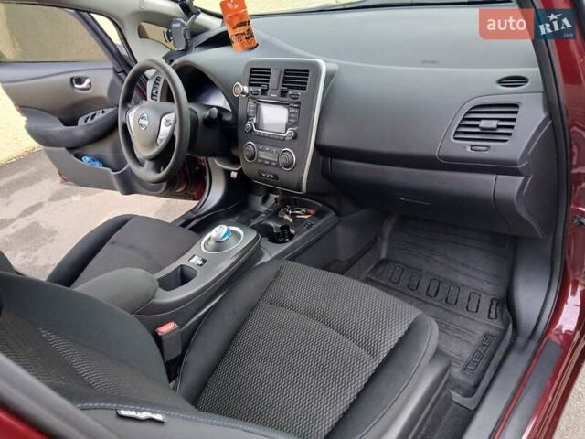 Красный Ниссан Лиф, объемом двигателя 0 л и пробегом 91 тыс. км за 7300 $, фото 13 на Automoto.ua