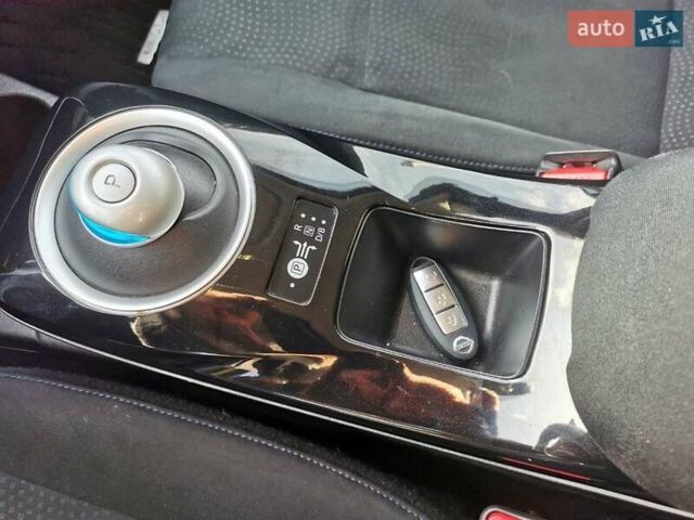 Червоний Ніссан Ліф, об'ємом двигуна 0 л та пробігом 62 тис. км за 7800 $, фото 17 на Automoto.ua