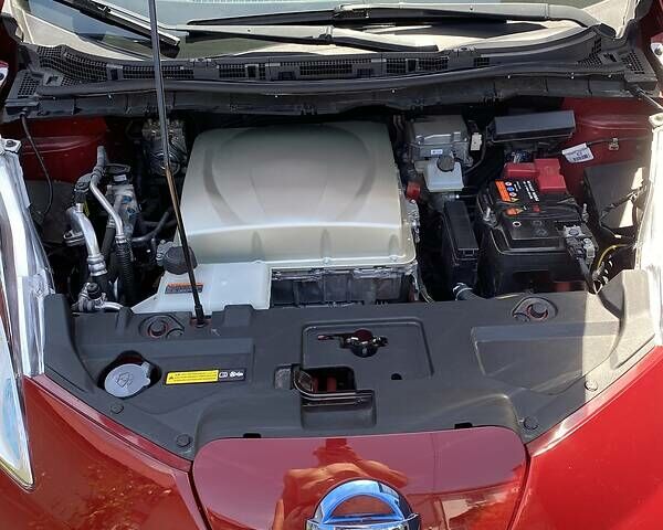 Червоний Ніссан Ліф, об'ємом двигуна 0 л та пробігом 106 тис. км за 12500 $, фото 66 на Automoto.ua