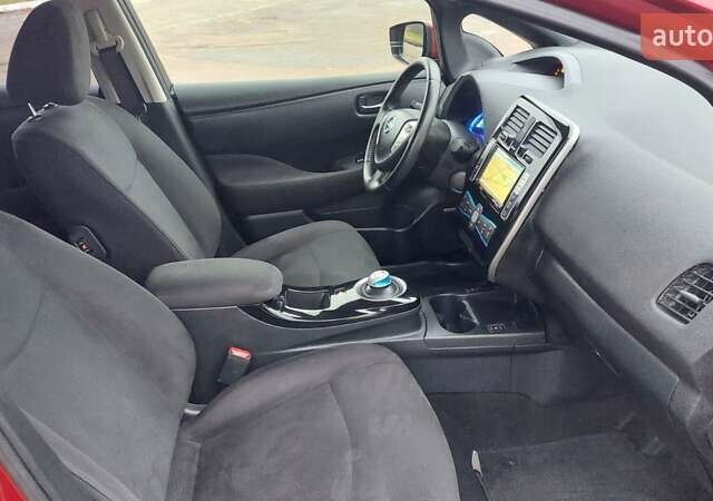 Червоний Ніссан Ліф, об'ємом двигуна 0 л та пробігом 68 тис. км за 7555 $, фото 23 на Automoto.ua