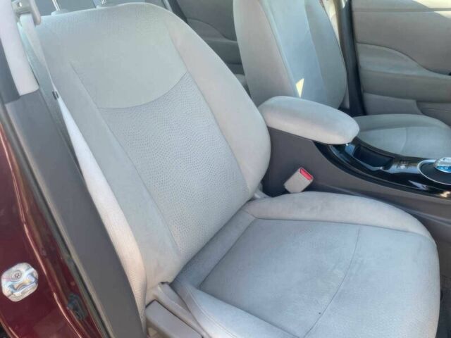 Красный Ниссан Лиф, объемом двигателя 0 л и пробегом 77 тыс. км за 6200 $, фото 9 на Automoto.ua