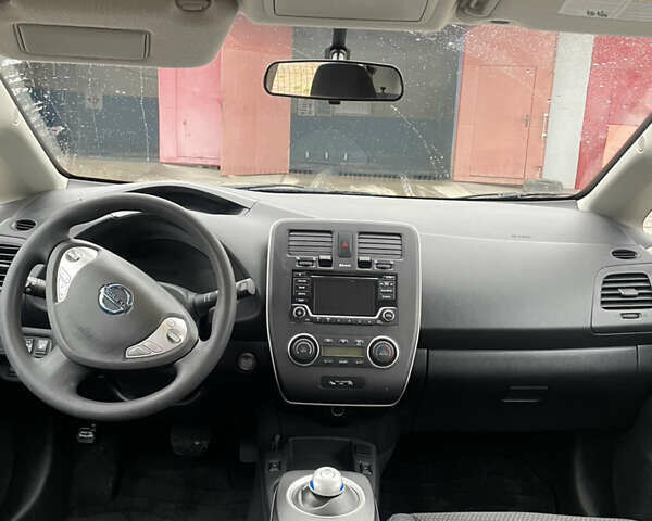 Червоний Ніссан Ліф, об'ємом двигуна 0 л та пробігом 114 тис. км за 8500 $, фото 14 на Automoto.ua