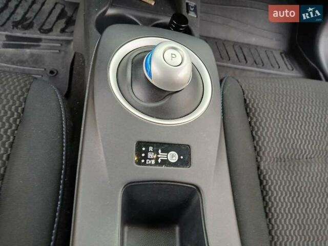 Красный Ниссан Лиф, объемом двигателя 0 л и пробегом 91 тыс. км за 7300 $, фото 16 на Automoto.ua