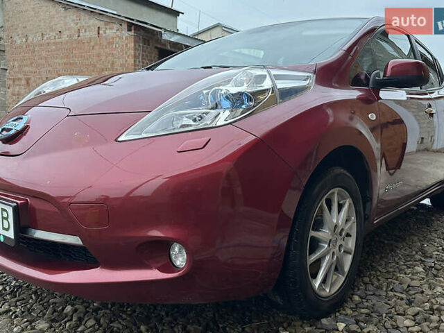 Красный Ниссан Лиф, объемом двигателя 0 л и пробегом 125 тыс. км за 7199 $, фото 14 на Automoto.ua