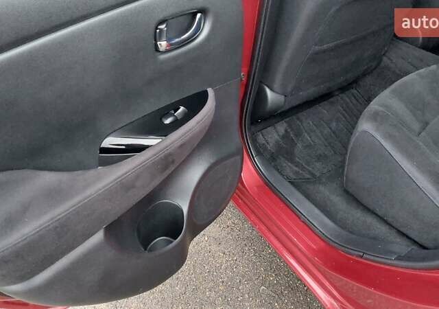 Червоний Ніссан Ліф, об'ємом двигуна 0 л та пробігом 68 тис. км за 7555 $, фото 21 на Automoto.ua