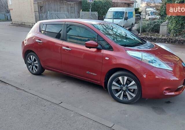 Червоний Ніссан Ліф, об'ємом двигуна 0 л та пробігом 68 тис. км за 7555 $, фото 30 на Automoto.ua