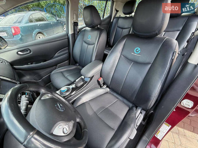 Красный Ниссан Лиф, объемом двигателя 0 л и пробегом 117 тыс. км за 11800 $, фото 8 на Automoto.ua