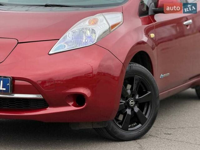 Красный Ниссан Лиф, объемом двигателя 0 л и пробегом 155 тыс. км за 7800 $, фото 4 на Automoto.ua