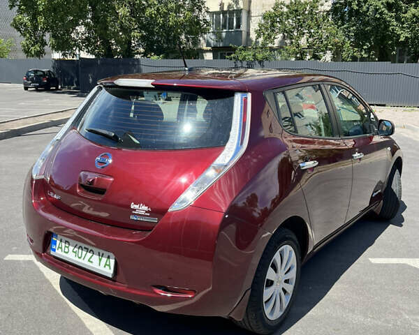 Червоний Ніссан Ліф, об'ємом двигуна 0 л та пробігом 114 тис. км за 8500 $, фото 5 на Automoto.ua