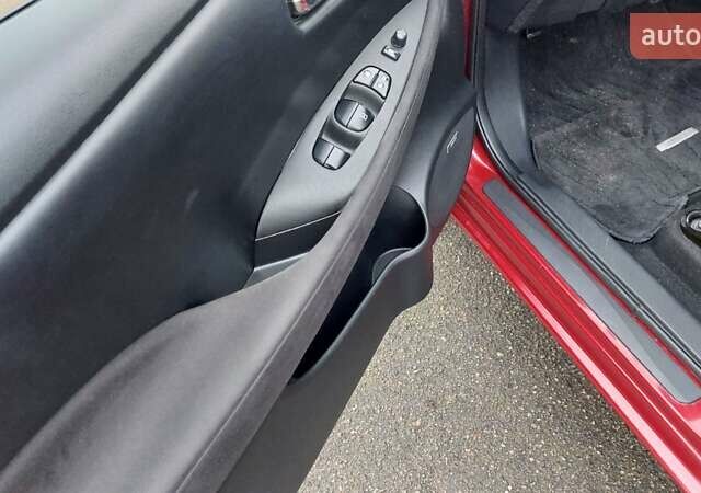 Красный Ниссан Лиф, объемом двигателя 0 л и пробегом 67 тыс. км за 7500 $, фото 6 на Automoto.ua