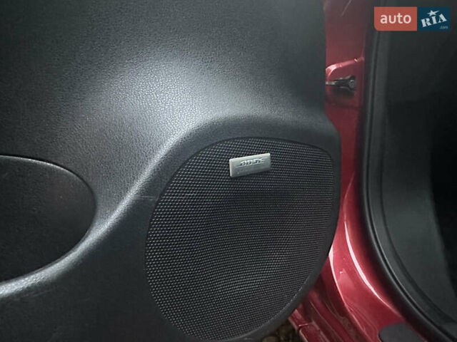 Красный Ниссан Лиф, объемом двигателя 0 л и пробегом 125 тыс. км за 7199 $, фото 15 на Automoto.ua