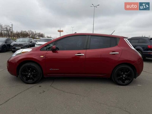 Красный Ниссан Лиф, объемом двигателя 0 л и пробегом 155 тыс. км за 7800 $, фото 10 на Automoto.ua