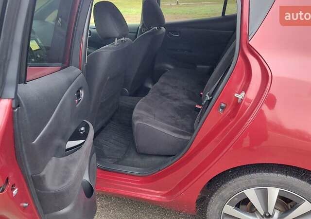 Червоний Ніссан Ліф, об'ємом двигуна 0 л та пробігом 68 тис. км за 7555 $, фото 20 на Automoto.ua