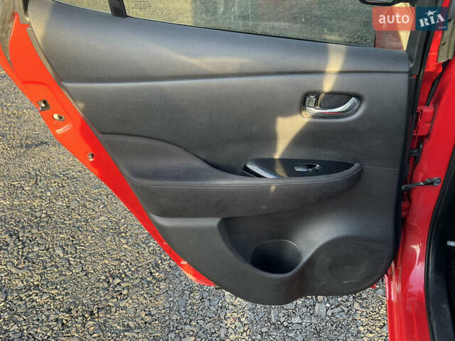 Красный Ниссан Лиф, объемом двигателя 0 л и пробегом 180 тыс. км за 6800 $, фото 27 на Automoto.ua