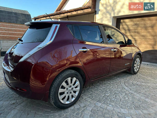 Красный Ниссан Лиф, объемом двигателя 0 л и пробегом 99 тыс. км за 7500 $, фото 10 на Automoto.ua