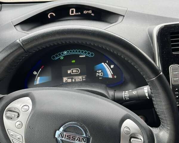 Червоний Ніссан Ліф, об'ємом двигуна 0 л та пробігом 113 тис. км за 7850 $, фото 10 на Automoto.ua