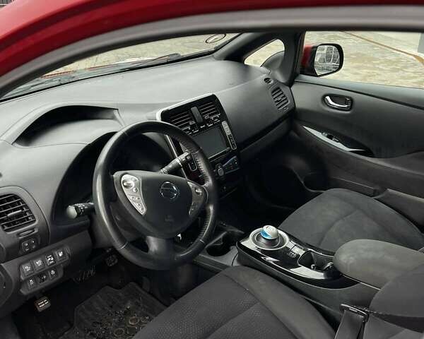 Червоний Ніссан Ліф, об'ємом двигуна 0 л та пробігом 113 тис. км за 7850 $, фото 11 на Automoto.ua