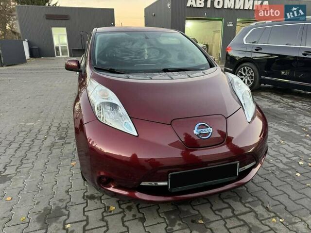 Красный Ниссан Лиф, объемом двигателя 0 л и пробегом 77 тыс. км за 9800 $, фото 24 на Automoto.ua