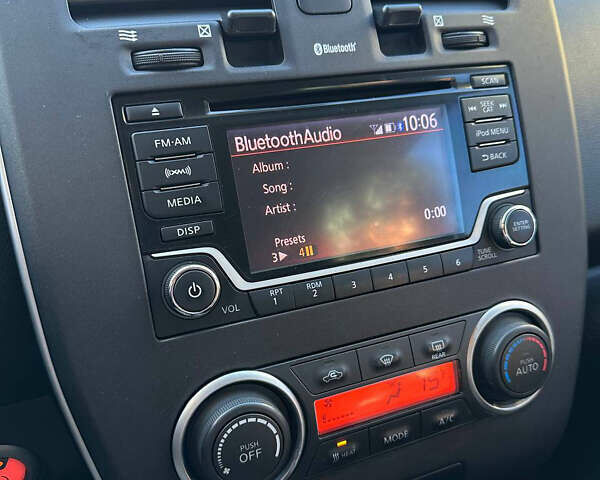 Красный Ниссан Лиф, объемом двигателя 0 л и пробегом 99 тыс. км за 7500 $, фото 55 на Automoto.ua