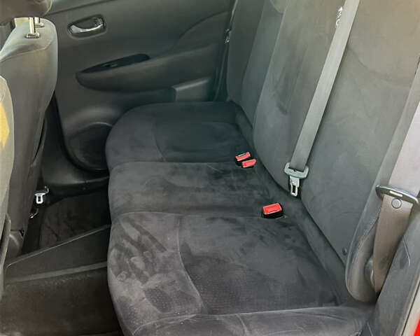 Красный Ниссан Лиф, объемом двигателя 0 л и пробегом 180 тыс. км за 6800 $, фото 29 на Automoto.ua