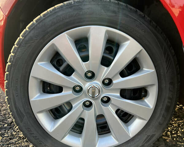 Красный Ниссан Лиф, объемом двигателя 0 л и пробегом 180 тыс. км за 6800 $, фото 17 на Automoto.ua