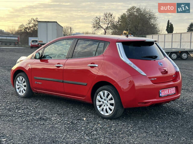 Красный Ниссан Лиф, объемом двигателя 0 л и пробегом 180 тыс. км за 6800 $, фото 3 на Automoto.ua