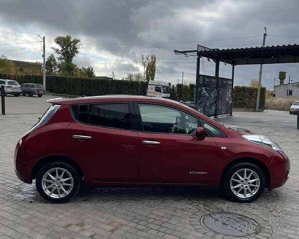 Червоний Ніссан Ліф, об'ємом двигуна 0 л та пробігом 113 тис. км за 7850 $, фото 4 на Automoto.ua