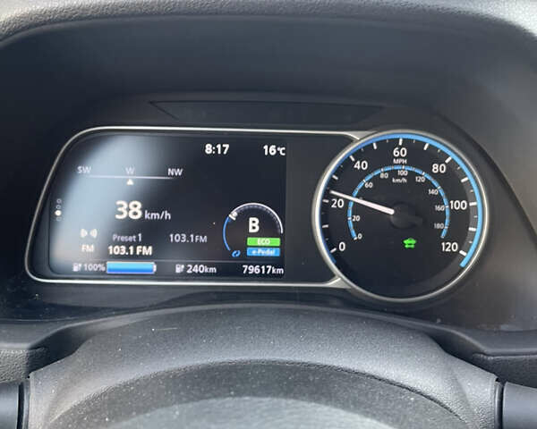 Красный Ниссан Лиф, объемом двигателя 0 л и пробегом 79 тыс. км за 13200 $, фото 1 на Automoto.ua