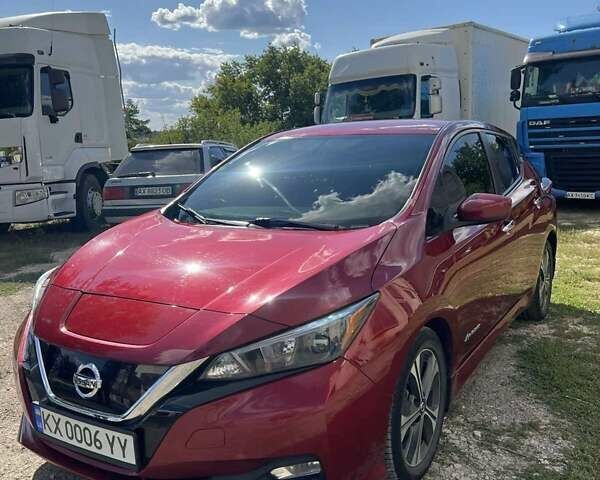 Красный Ниссан Лиф, объемом двигателя 0 л и пробегом 80 тыс. км за 13799 $, фото 11 на Automoto.ua