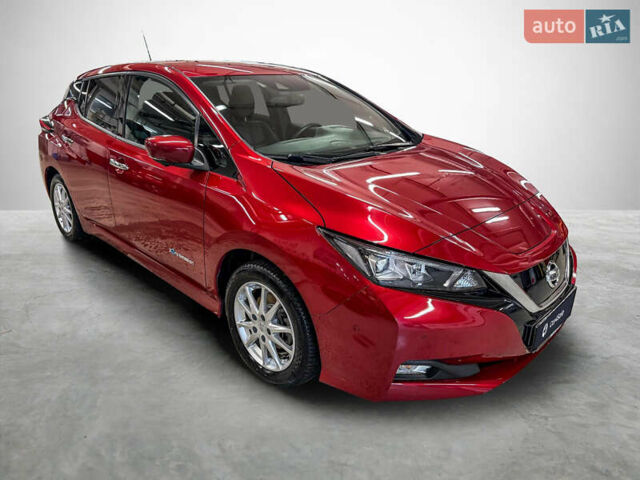 Красный Ниссан Лиф, объемом двигателя 0 л и пробегом 25 тыс. км за 8500 $, фото 1 на Automoto.ua